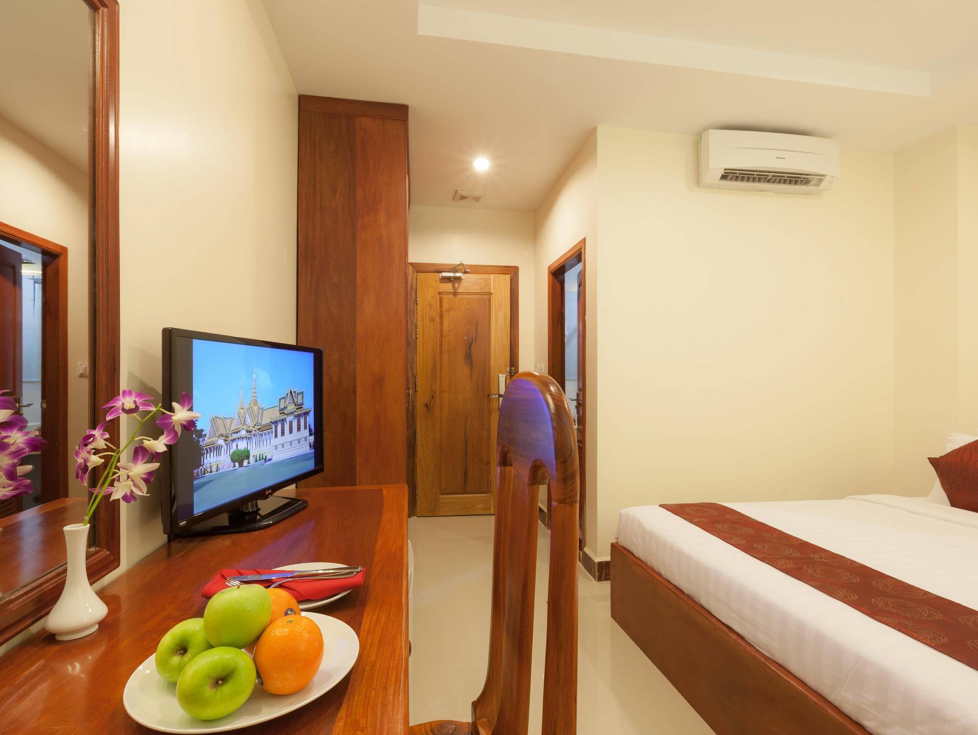Kirirom Crystal Hotel Phnom Penh Exterior foto